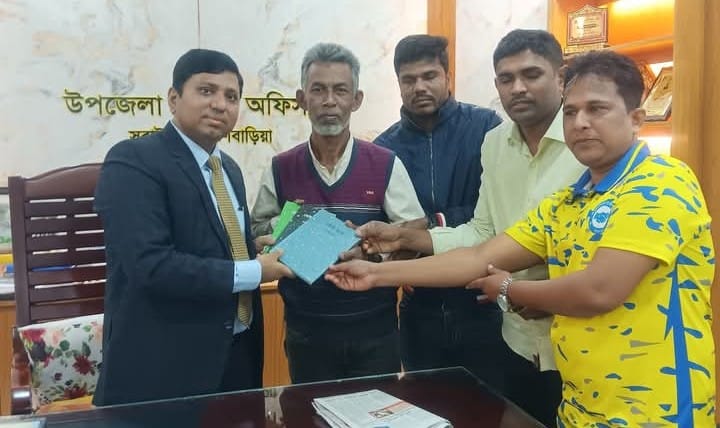 ২০ বছরের সাধনায় তিনটি বই, প্রতিটি শব্দই শুরু ‘ক’ বর্ণে