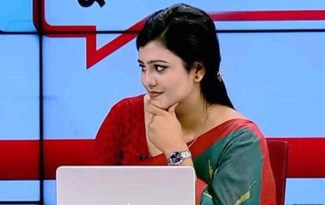 উপস্থাপিকা দীপ্তি চৌধুরীর বিরুদ্ধে প্রাক্তন প্রেমিককে মারধরের অভিযোগ