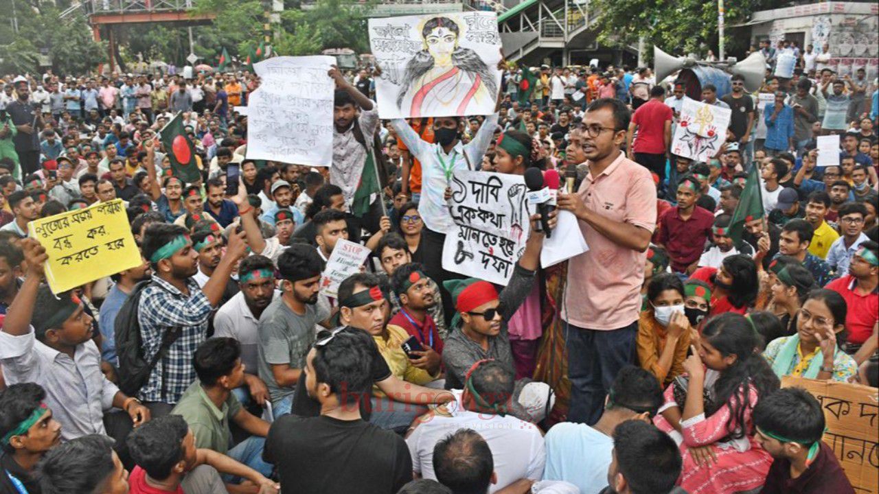 মাথাচাড়া দিচ্ছে সংখ্যালঘুর আড়ালে হিন্দু উগ্রবাদ, নেপথ্যে কারা