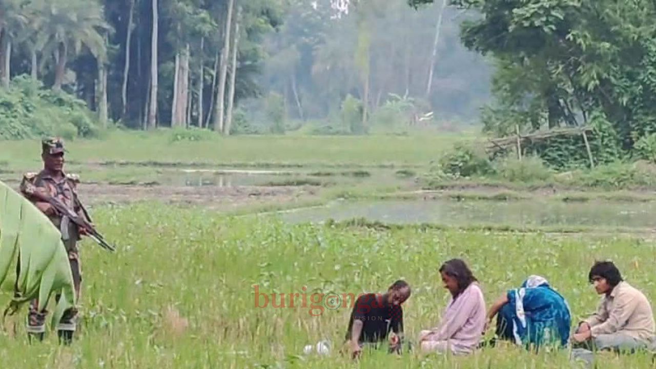 দিনাজপুর দাইনুড় সিমান্তে ৪জন ভারতীয় নাগরিকে বি এস এফের পুসইনের চেষ্টা। 