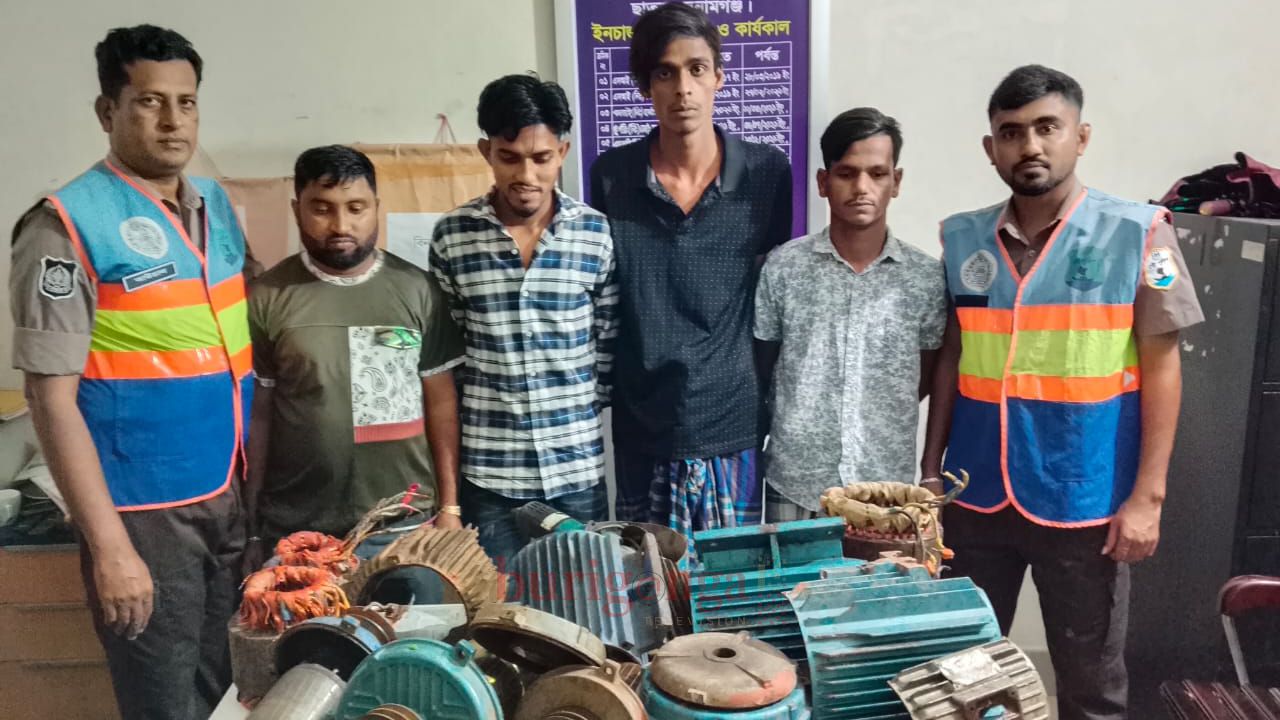 ছাতক চোরাই মোটরসহ, নৌকাসহ উদ্ধার অভিযানে নৌ পুলিশ, আটক-৪