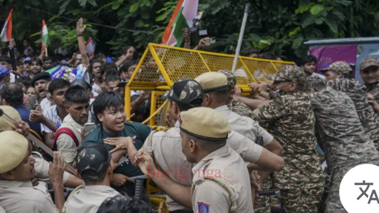 প্রশ্নফাঁস ইস্যুতে উত্তাল দিল্লি, দ্রুত বিচার আদালতের ঘোষণা মোদির