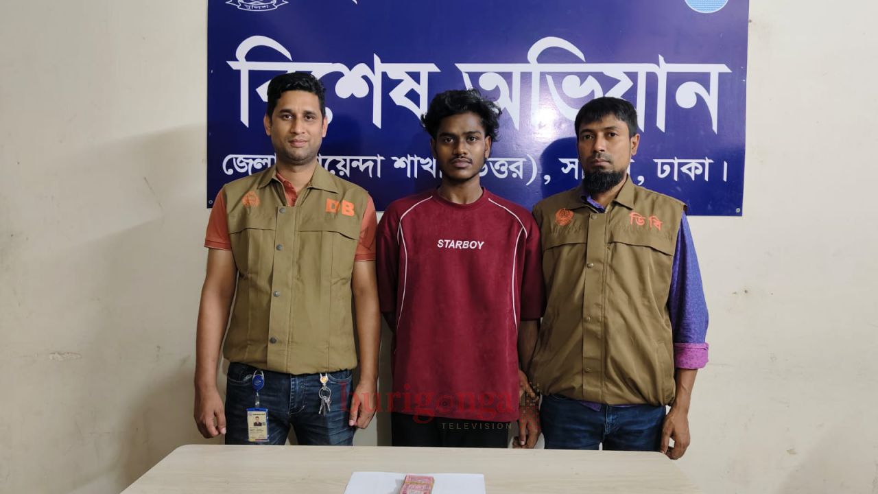 সাভারে অটোরিক্সা ছিনতাই চক্রেরে ১ সদস্য গ্রেফতার, অটোরিক্সা উদ্ধার 