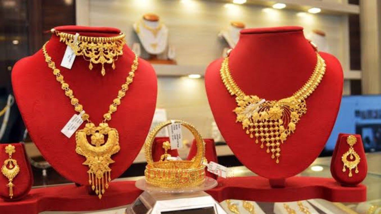 কেন কমছে বিশ্ববাজারে স্বর্ণের দাম?