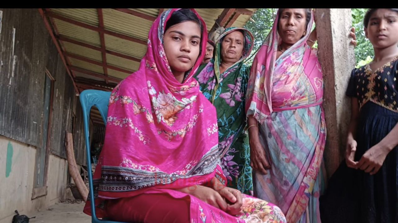 তাহিরপুরে বিয়ের দাবিতে প্রেমিকের বাড়িতে তরুণীর অনশন, প্রেমিক পলাতক,বিয়ে না করলে আত্মহত্যা হুমকি