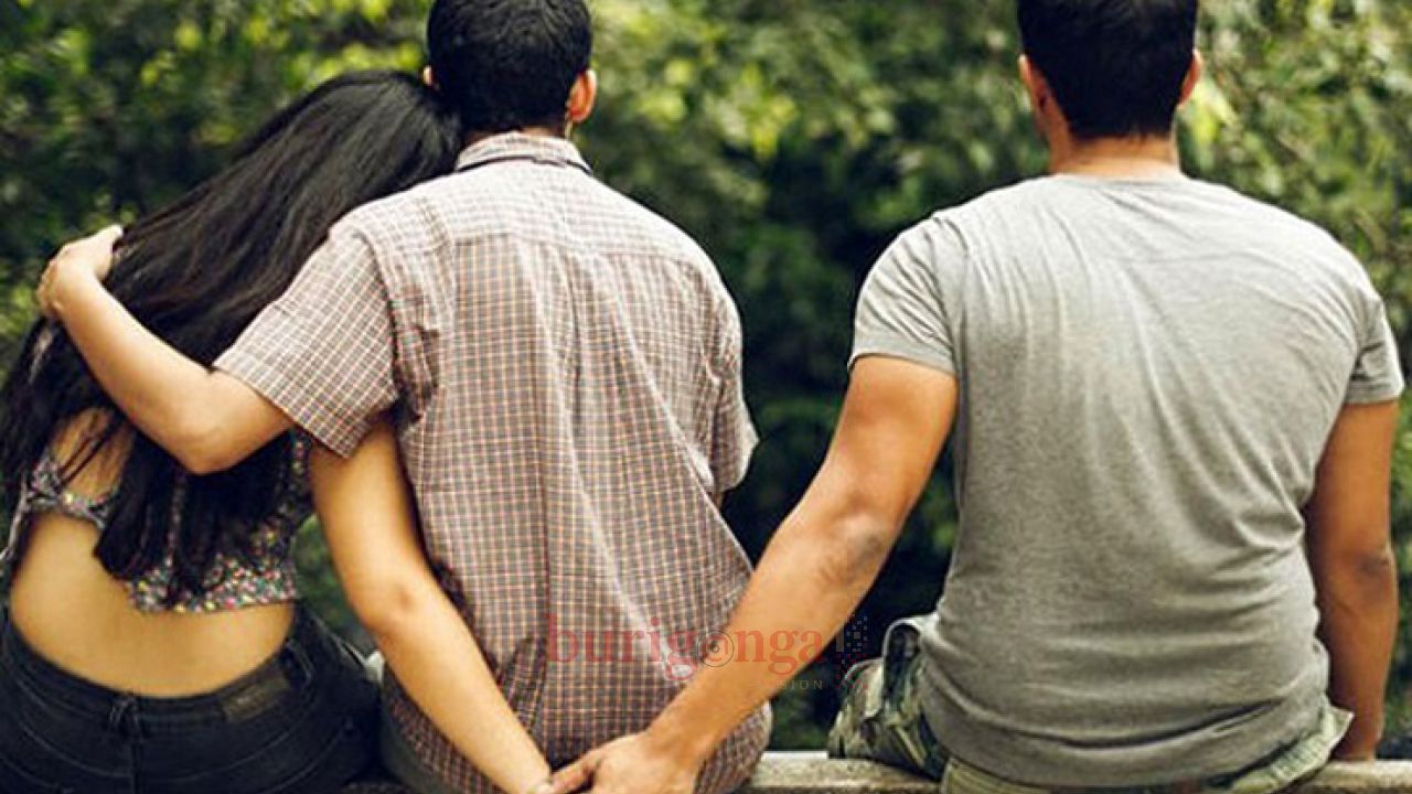 পরকিয়ায় জাত মান কূল ইহকাল পরকাল সবই হারায় 