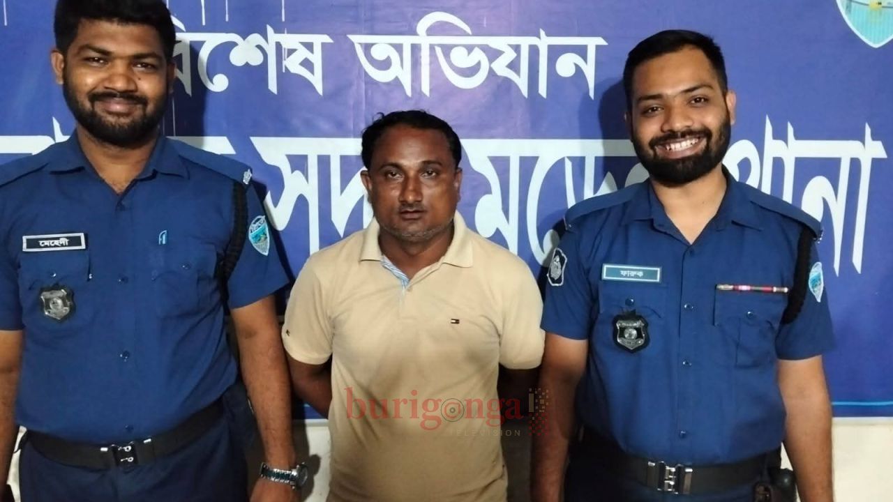 কক্সবাজারে অবৈধ পাহাড় কাটার মূলহোতা গ্রেফতার