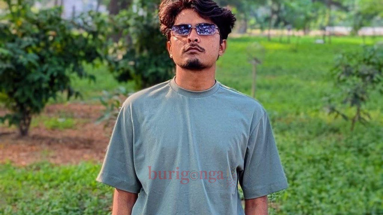 গাঁজা-বাবা কি তোর বাপের টাকায় খাই&rsquo;&mdash;বলেই ছাত্রদল নেতাকে মারধর
