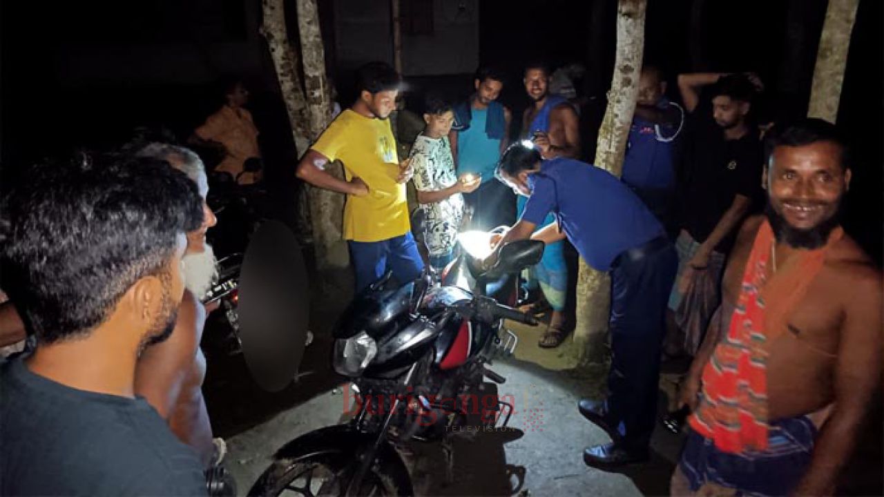 ঈশ্বরগঞ্জে খুঁটি অপসারণের ঘটনায় জব্দ মোটরসাইকেল ছাড়: প্রশ্নের মুখে তদন্ত