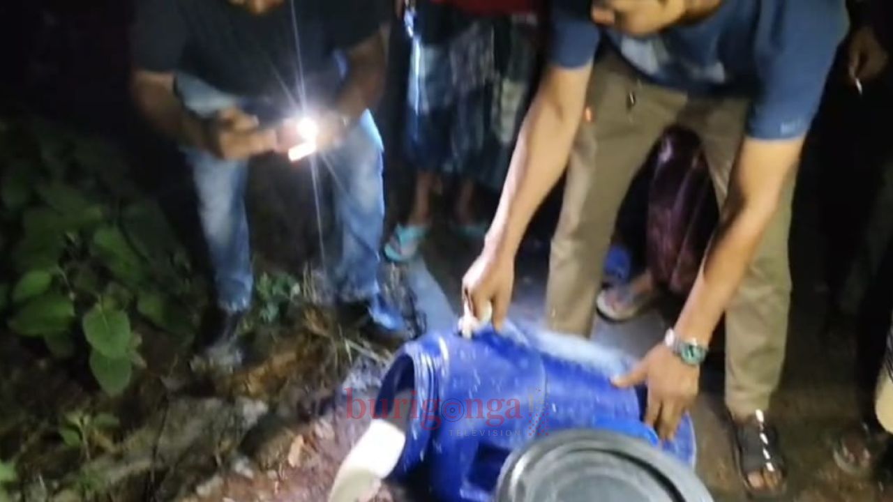 ভাঙ্গুড়ায় ভেজাল দুধ তৈরির উপকরণ রাখার অভিযোগ
