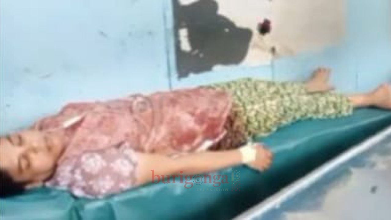 খুলনায় বাড়িতে ঢুকে গুলি, লক্ষ্যভ্রষ্ট হয়ে আহত গৃহবধূ.
