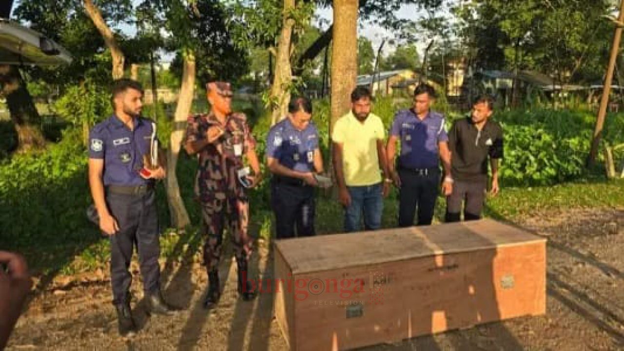 বিএসএফের গুলিতে নিহত বাংলাদেশী যুবককের মরদেহ হস্তান্তর