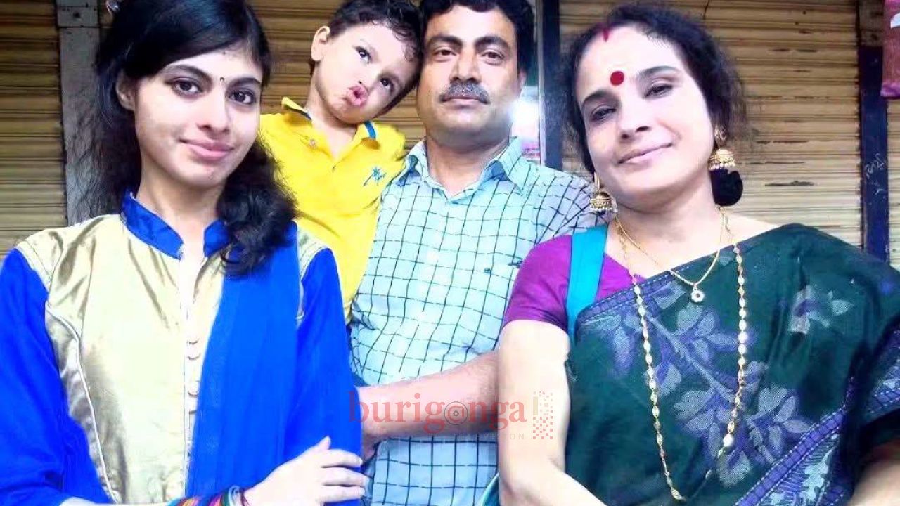 রংপুরে দ্বিতল ভবনের তালাবদ্ধ কক্ষ থেকে বাবা মা ছেলেমেয়ে সহ ৪ জনের লাশ উদ্ধার 