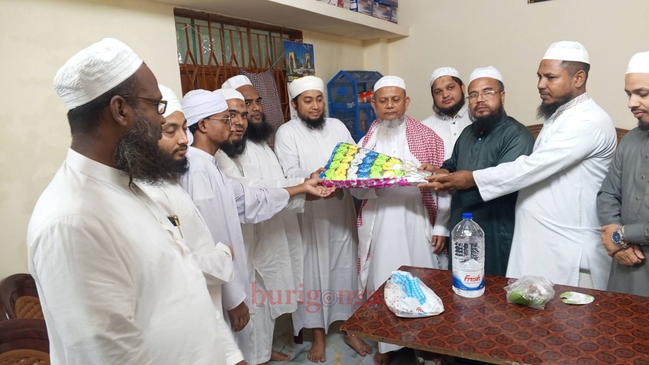 উনছিপ্রাং মুহিউস সুন্নাহ মাদ্রাসায় বিশিষ্ট আলেমের আগমন