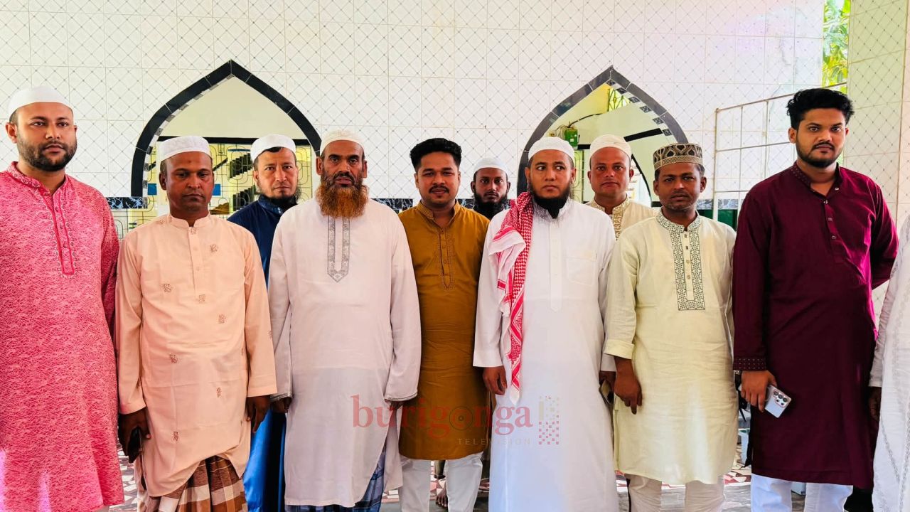 কুতুবদিয়াপাড়ায় মাওলানা হামিদ হুজুরকে মাদরাসার পরিচালক হিসেবে পেয়ে আনন্দিত এলাকাবাসী